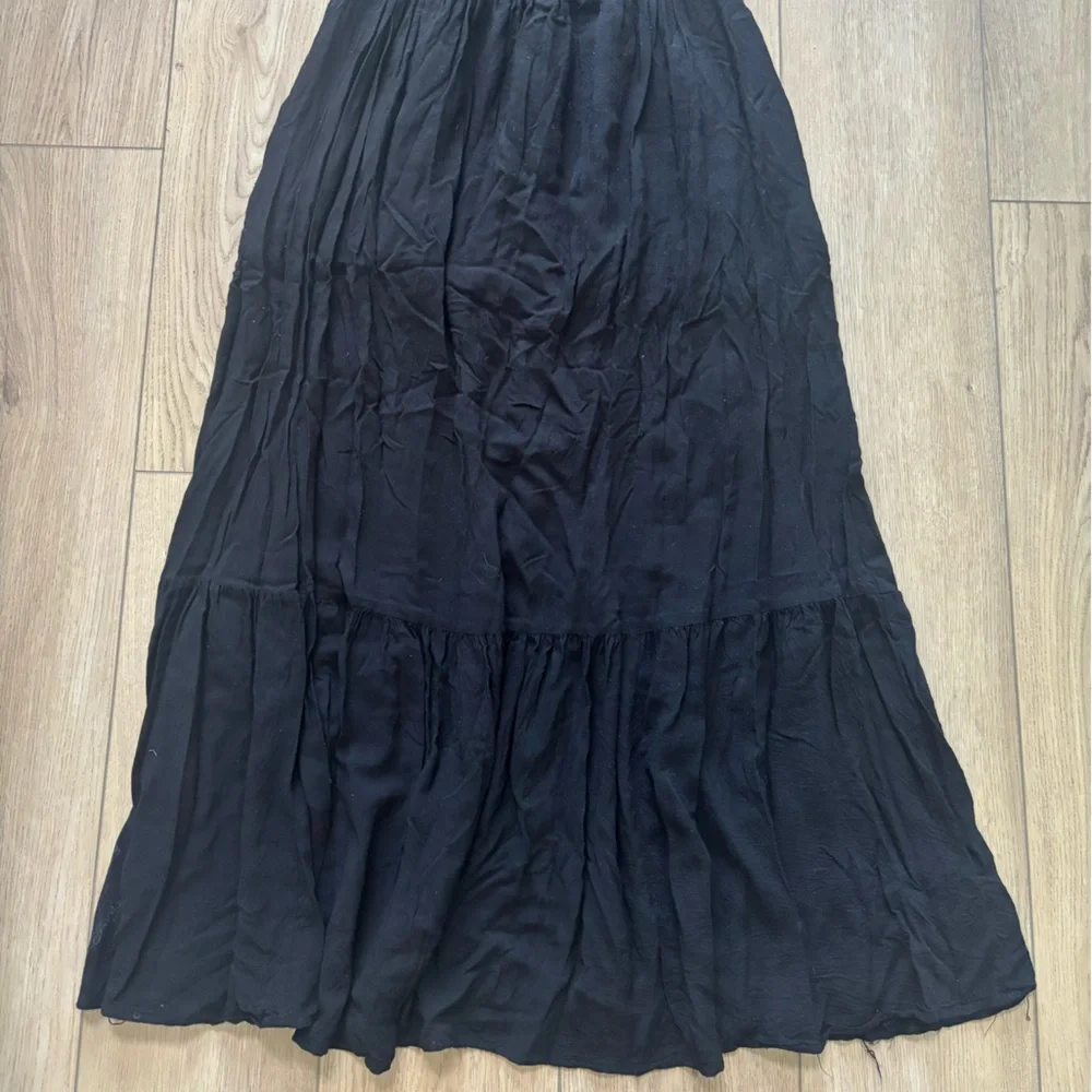 Carly Jean Rushed Ruffle Maxi Dress - Picture 2 of 3